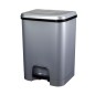 2572 CUBO DE BASURA CON PEDAL CLASS 26L PLATA